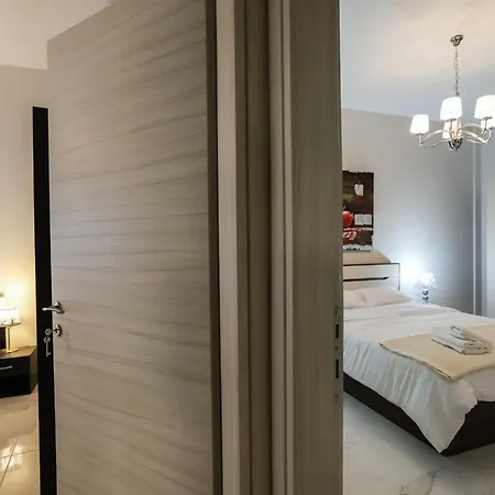 Erythrina #colony_deluxe_suite سالونيك